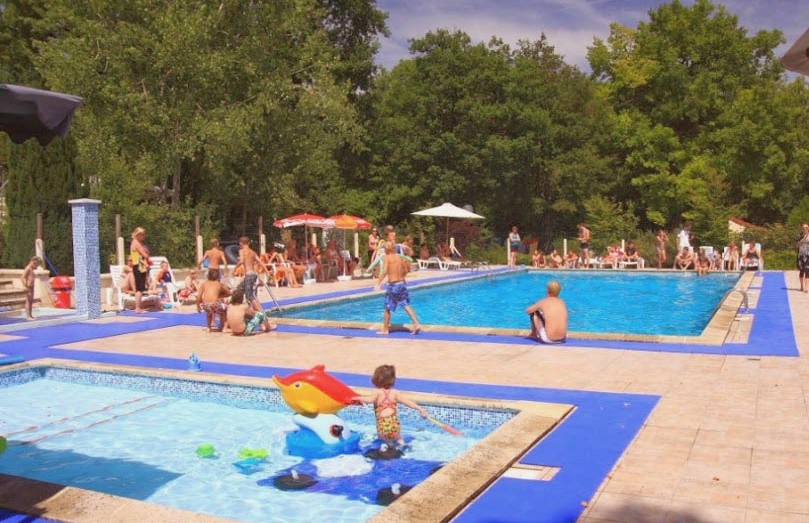 Camping Au Bois Joli - Andryes - (89) - France